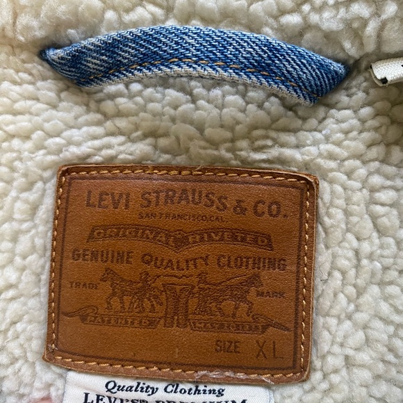 Levi Sherpa Lined Denim Jacket - Picture 2 of 6